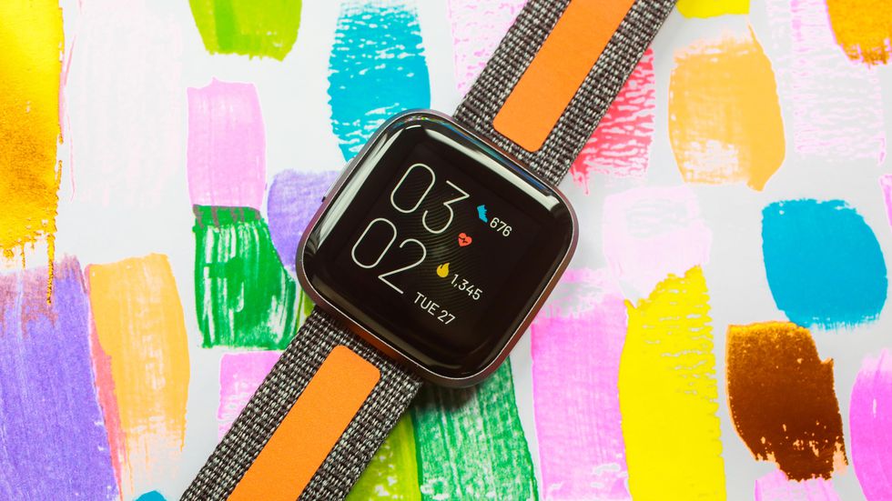 تصویر از نقد و بررسی ساعت هوشمند فیت بیت Fitbit Versa 2