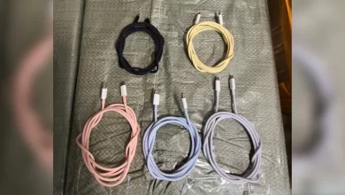 تصویر از کابل های USB-C آیفون 15 همرنگ گوشی با جنس بافت هستند