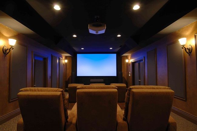 روش‌های ساخت سینما خانگی به همراه مزایا و معایب